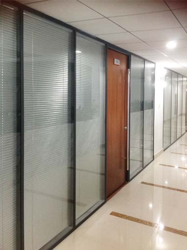 �p�����~����